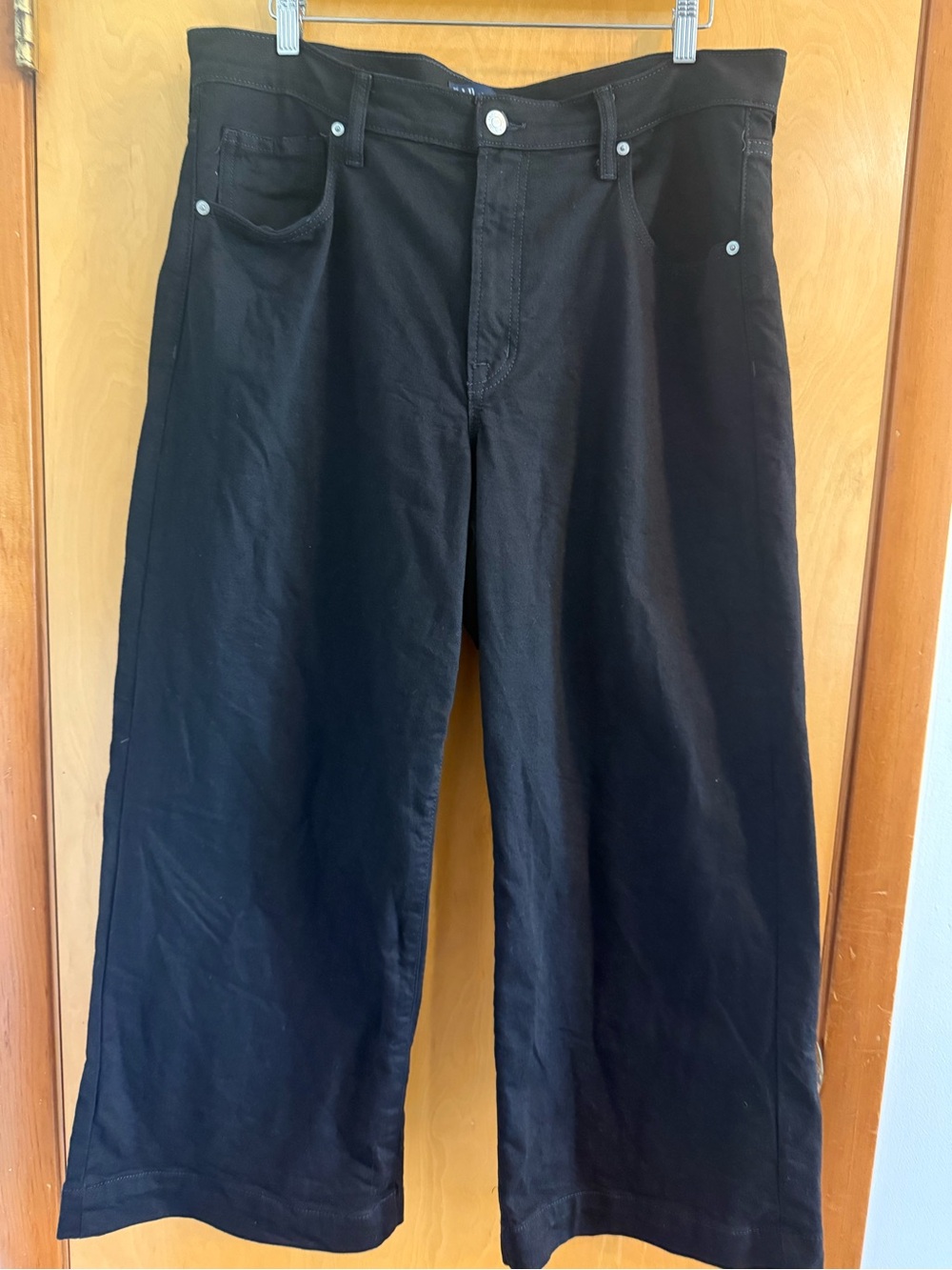 GAP Black High Rise Wide-Leg Crop Pants